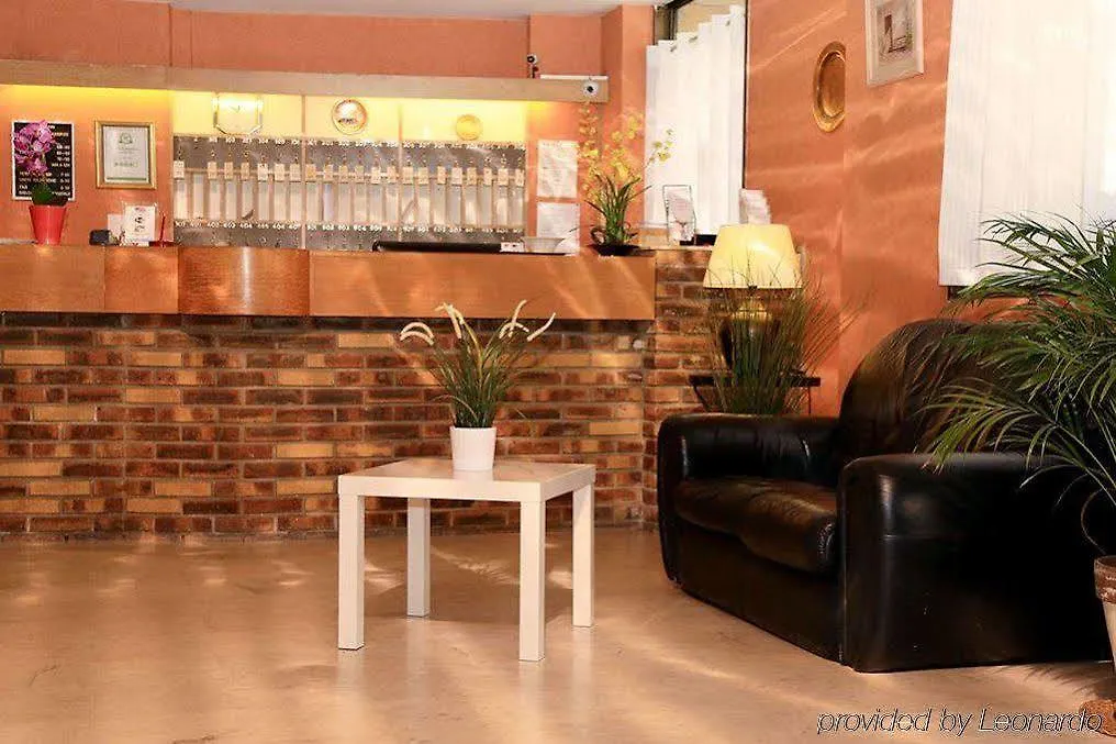 Hotel Paris Villette 3*,