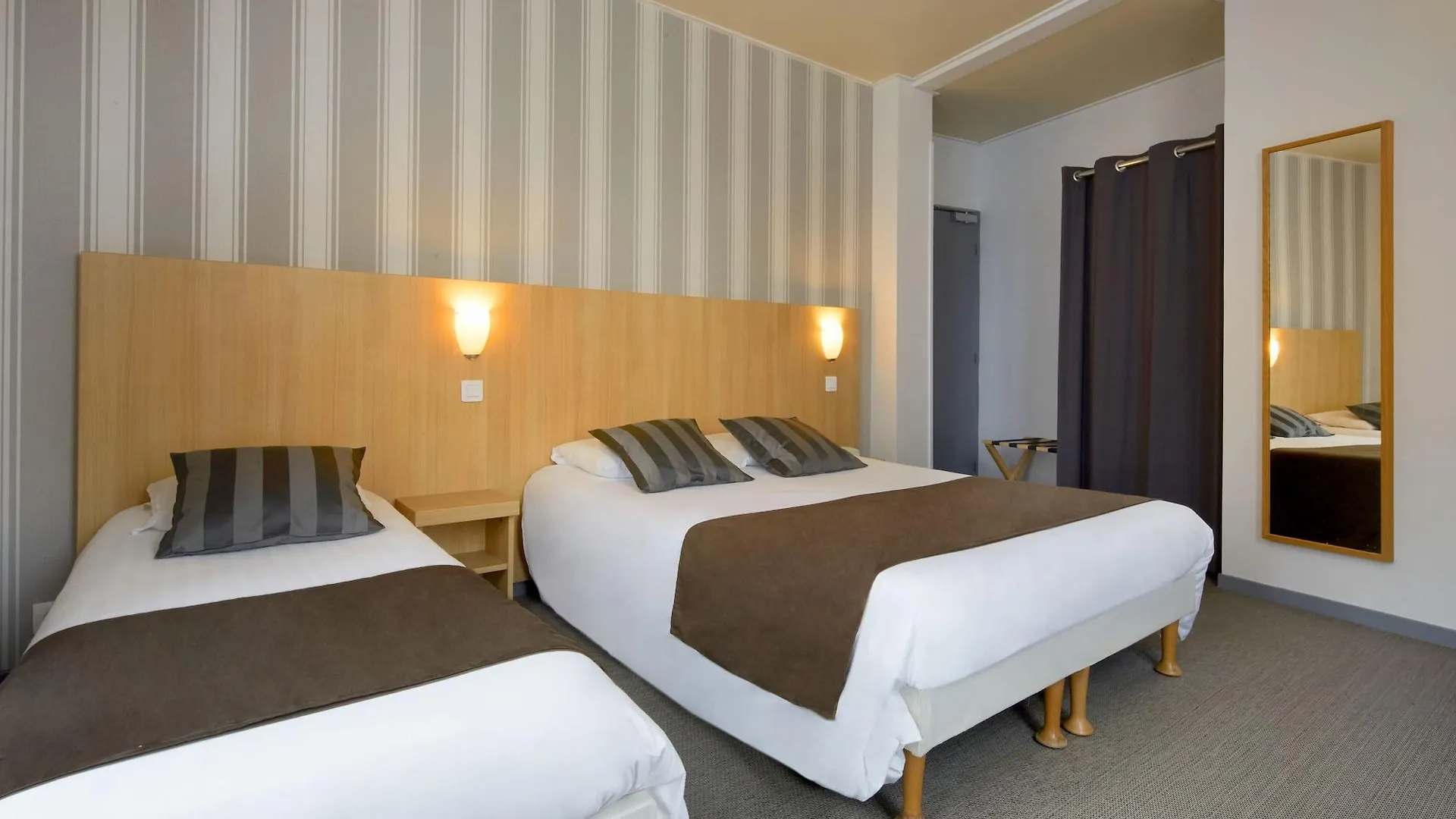 Hotel Paris Villette 3*,
