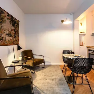 Habitat Parisien - Louvre Rivoli Apartment