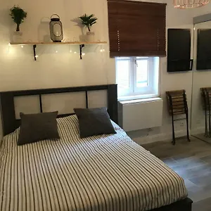 studio-au-coeur-de-lyon.hotels-rhonealpes.com/