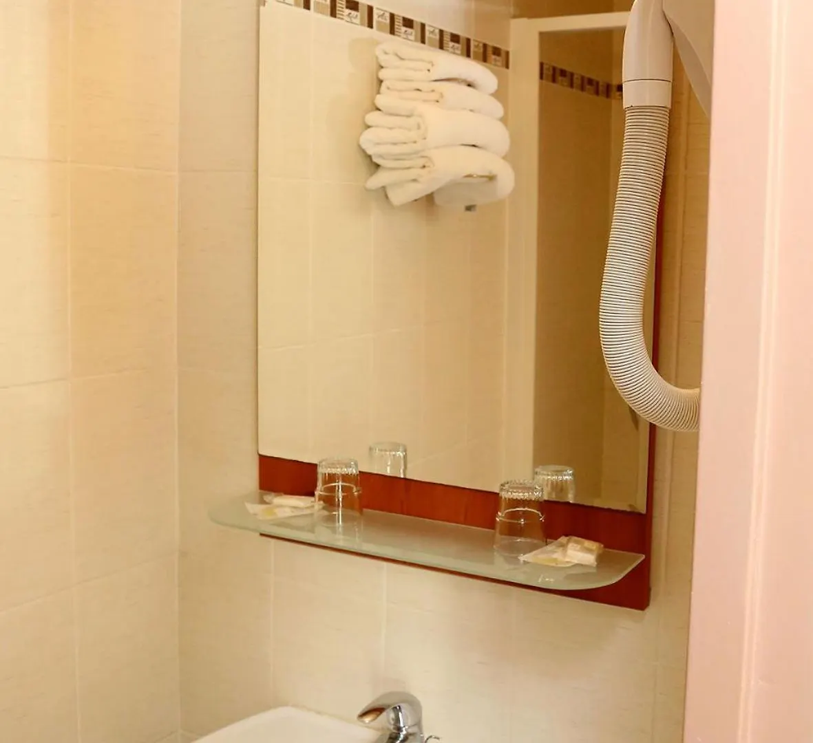 Hotel Paris Villette